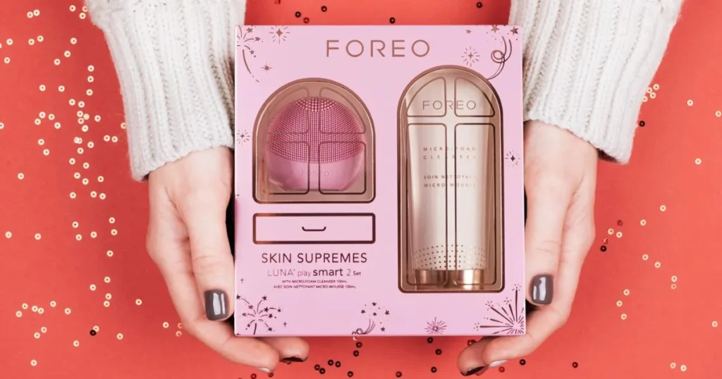 Foreo Luna Play Smart 2 Holiday Gift Set Only $34.97 At Walmart (Reg. $99)!